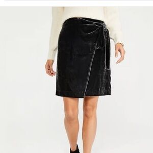 Ann Taylor Velvet Tie Waist Wrap Skirt Size 10 NWT